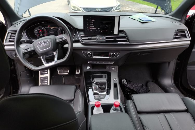 Used Audi Q5L 2023 40T Luxury Elegant Model Center Console