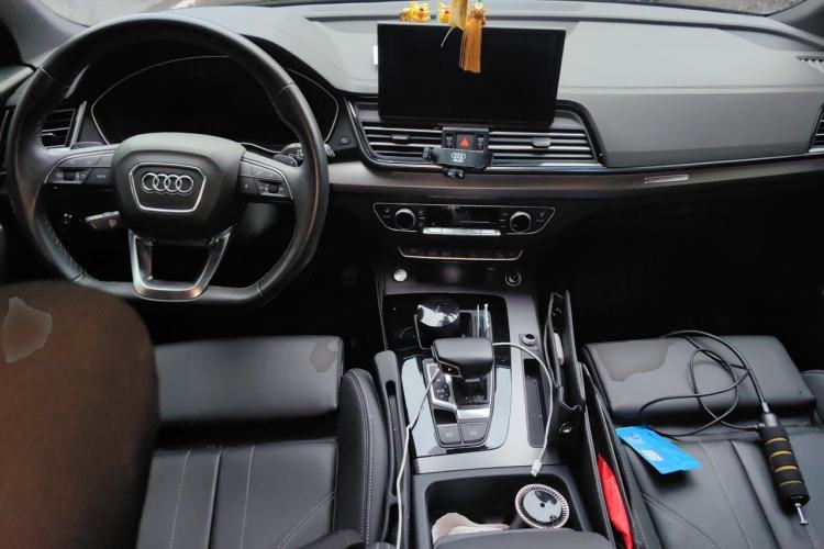 Used Audi Q5L 2023 40T Luxury Dynamic Model Center Console
