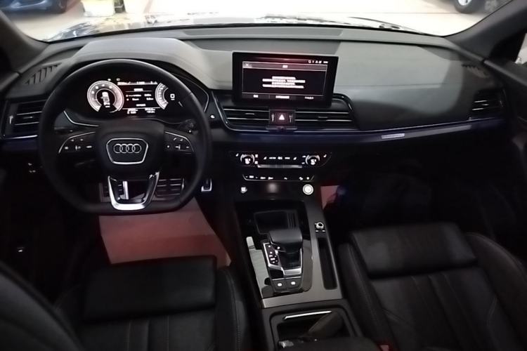 Used Audi Q5L 2023 40T Luxury Dynamic Model Center Console