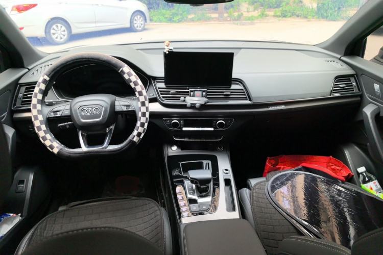 Used Audi Q5L 2023 40T Luxury Dynamic Model Center Console