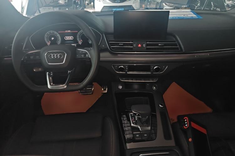 Used Audi Q5L 2023 40T Luxury Dynamic Model Center Console