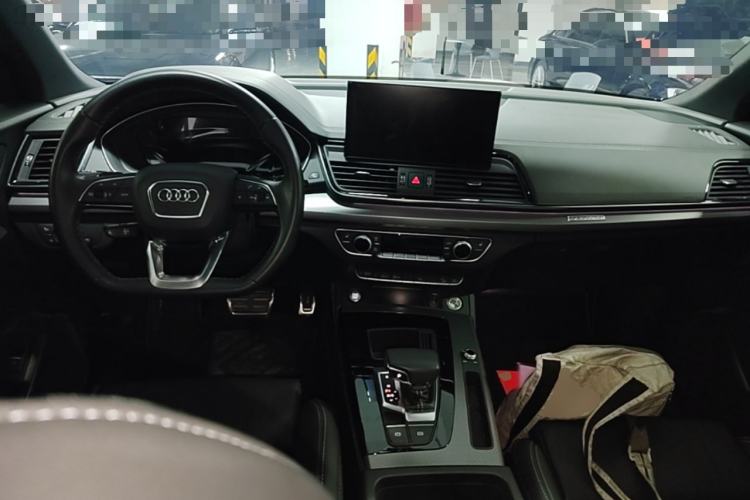 Used Audi Q5L 2023 40T Luxury Dynamic Model Center Console