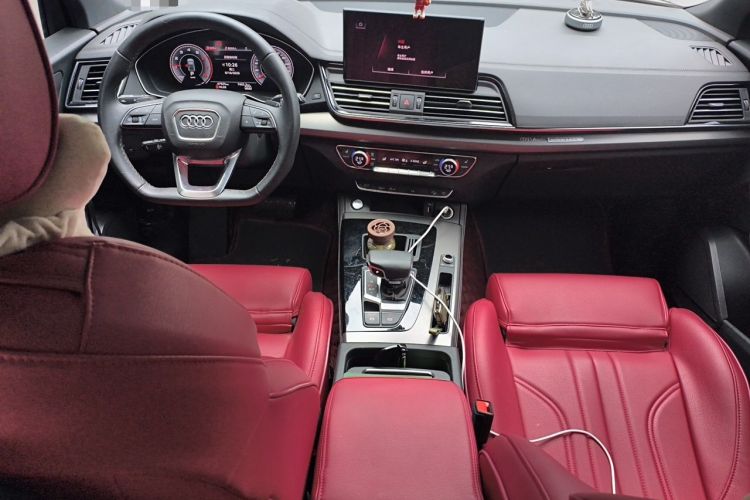 Used Audi Q5L 2023 40T Luxury Dynamic Model Center Console