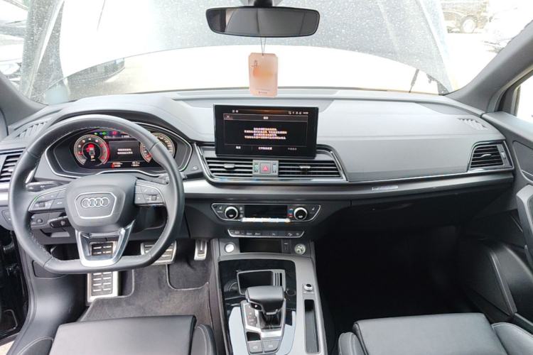 Used Audi Q5L 2023 40T Luxury Dynamic Model Center Console