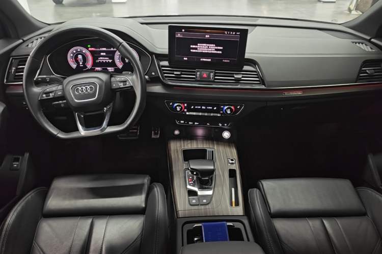 Used Audi Q5L 2023 40T Luxury Dynamic Model Center Console