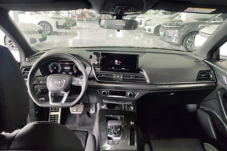 Used Audi Q5L 2023 40T Luxury Dynamic Model Center Console