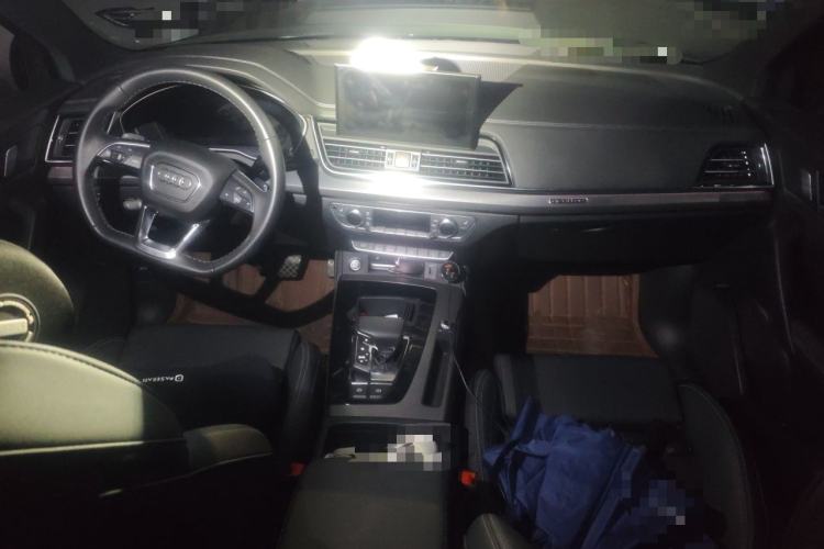 Used Audi Q5L 2023 40T Luxury Dynamic Model Center Console
