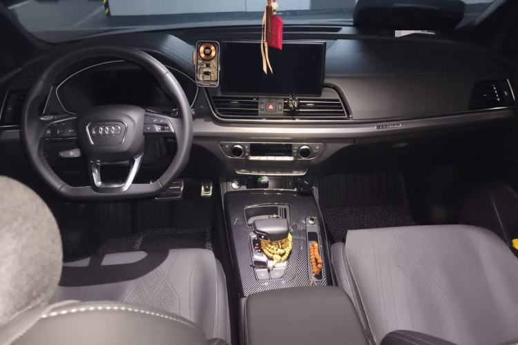 Used Audi Q5L 2023 40T Luxury Dynamic Model Center Console