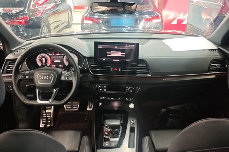 Used Audi Q5L 2023 40T Luxury Dynamic Model Center Console