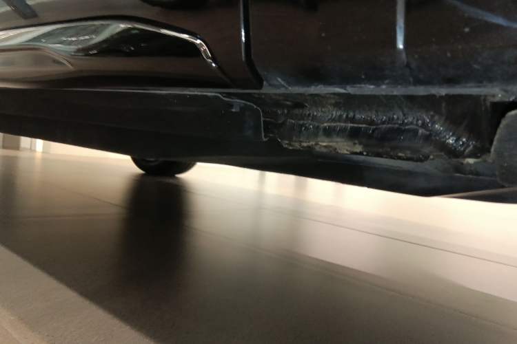 Used Audi Q5L 2023 40T Luxury Dynamic Model Chassis Front Right