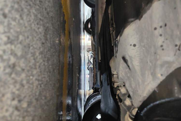 Used Audi Q5L 2023 40T Luxury Dynamic Model Chassis Front Right