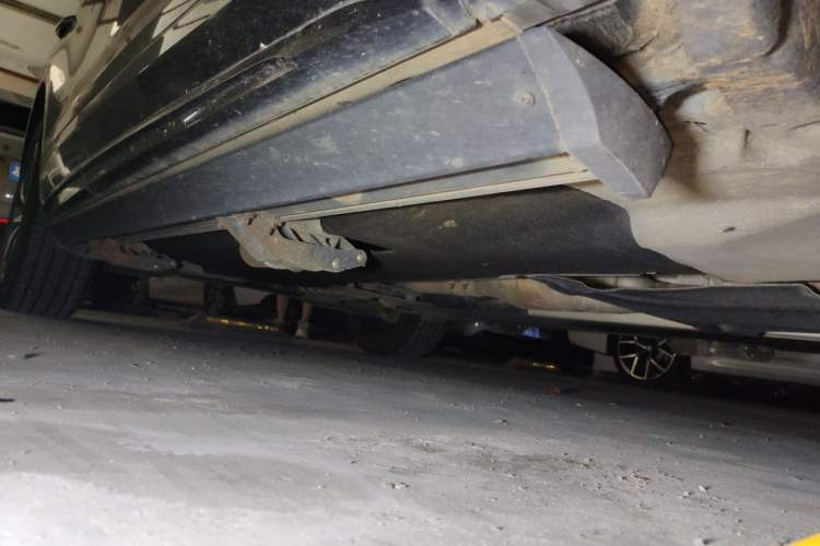 Used Audi Q5L 2023 40T Luxury Dynamic Model Chassis Front Right