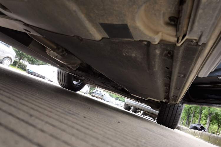 Used Audi Q5L 2023 40T Luxury Elegant Model Chassis Rear Right
