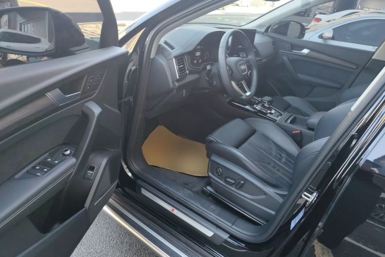 Used Audi Q5L 2023 45T Luxury Dynamic Model Driver Seat