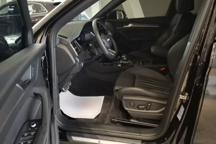 Used Audi Q5L 2023 40T Luxury Dynamic Model Driver Seat