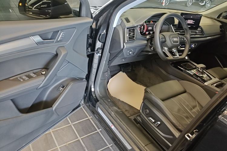 Used Audi Q5L 2023 40T Fashionable and Dynamic Edition Driver Seat
