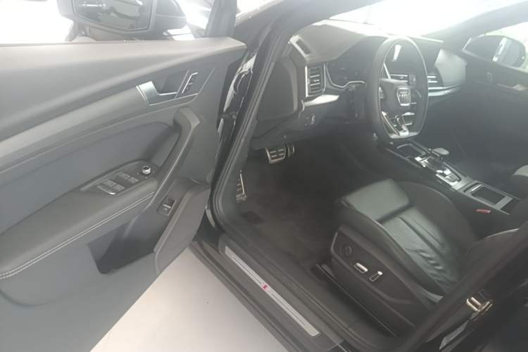 Used Audi Q5L 2023 40T Luxury Dynamic Model Driver Seat