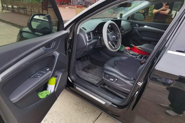 Used Audi Q5L 2023 40T Fashionable and Elegant Version Driver Seat