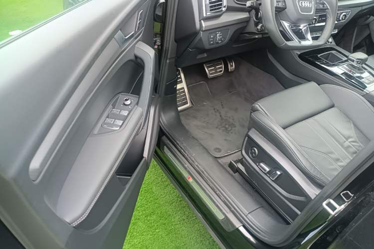 Used Audi Q5L 2023 40T Fashionable and Elegant Version Driver Seat