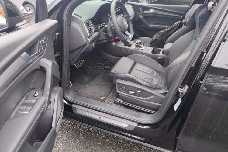 Used Audi Q5L 2023 40T Snow Sports Edition Driver Seat