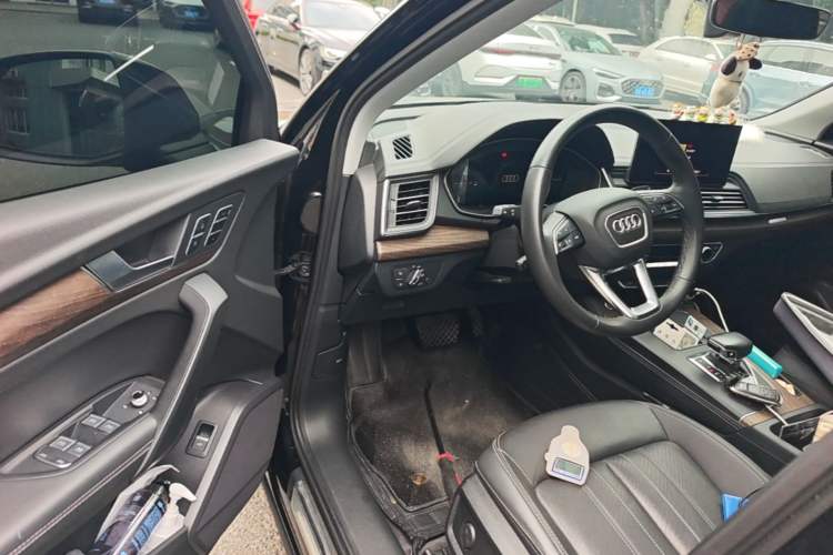 Used Audi Q5L 2023 40T Fashionable and Elegant Version Driver Seat