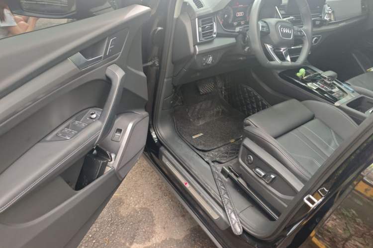 Used Audi Q5L 2023 40T Fashionable and Dynamic Edition Driver Seat