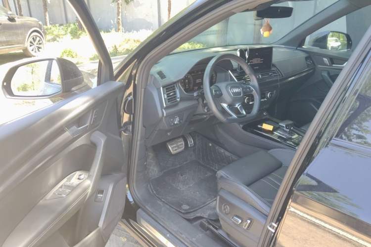 Used Audi Q5L 2023 40T Luxury Dynamic Model Driver Seat