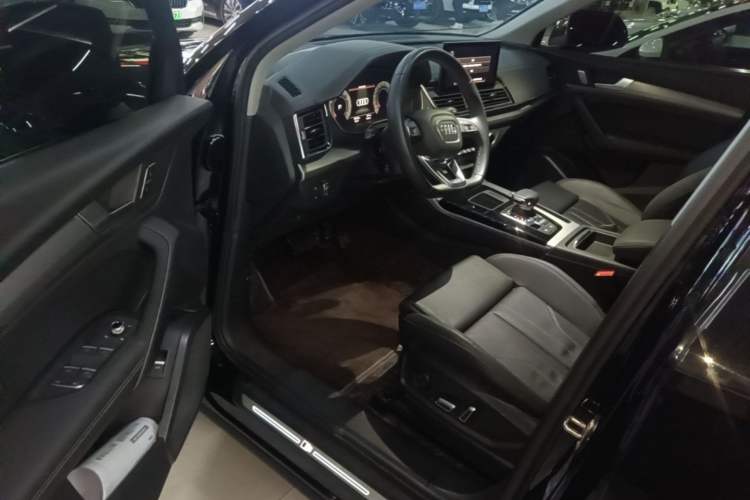 Used Audi Q5L 2023 40T Fashionable and Dynamic Edition Driver Seat