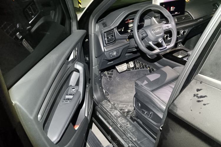 Used Audi Q5L 2023 45T Luxury Dynamic Model Driver Seat