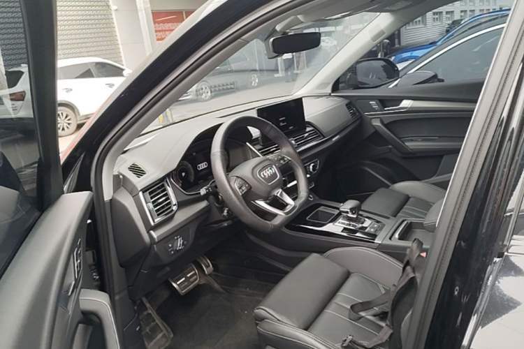 Used Audi Q5L 2023 45T Luxury Dynamic Model Driver Seat