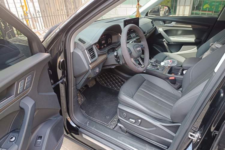 Used Audi Q5L 2023 40T Luxury Elegant Model Driver Seat