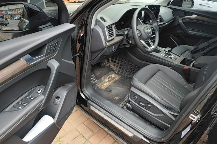 Used Audi Q5L 2023 40T Luxury Elegant Model Driver Seat