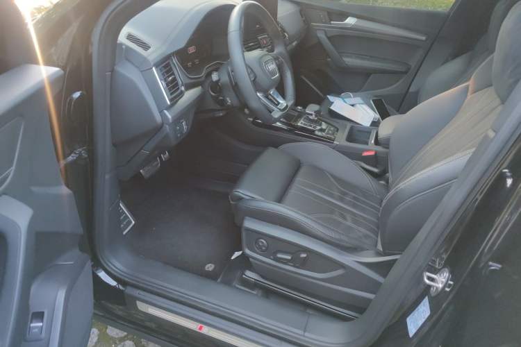 Used Audi Q5L 2023 40T Luxury Dynamic Model Driver Seat