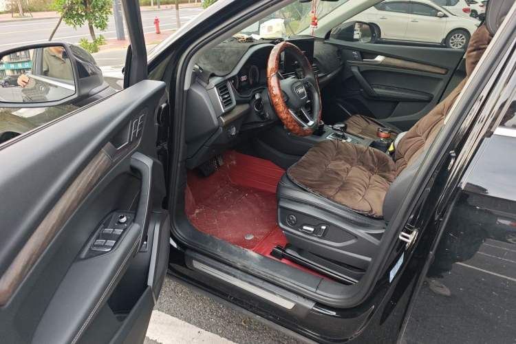 Used Audi Q5L 2023 40T Luxury Elegant Model Driver Seat