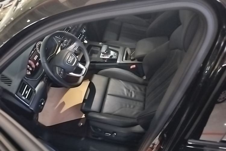 Used Audi Q5L 2023 40T Luxury Dynamic Model Driver Seat