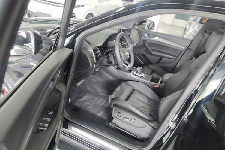 Used Audi Q5L 2023 40T Luxury Dynamic Model Driver Seat