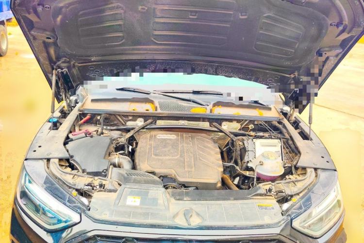 Used Audi Q5L 2023 40T Luxury Dynamic Model Engine Bay