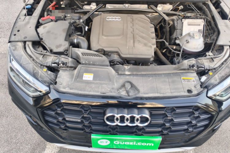 Used Audi Q5L 2023 40T Luxury Dynamic Model Engine Bay