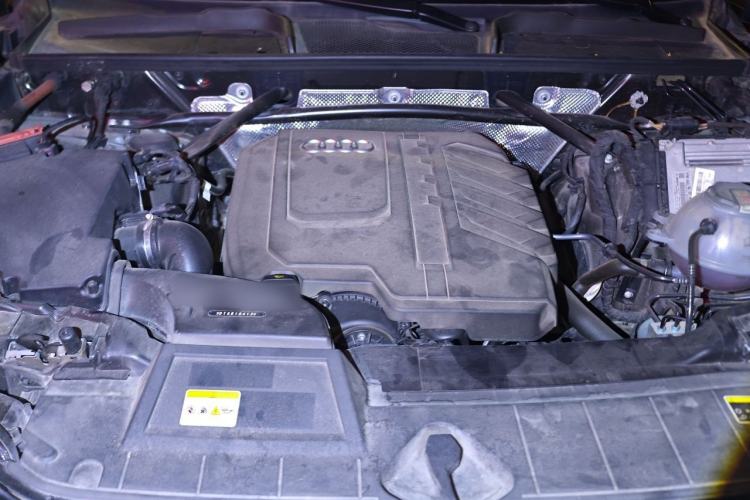Used Audi Q5L 2023 40T Fashionable and Elegant Version Engine Bay