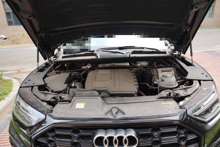 Used Audi Q5L 2023 40T Luxury Dynamic Model Engine Bay