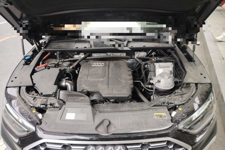 Used Audi Q5L 2023 40T Fashionable and Dynamic Edition Engine Bay