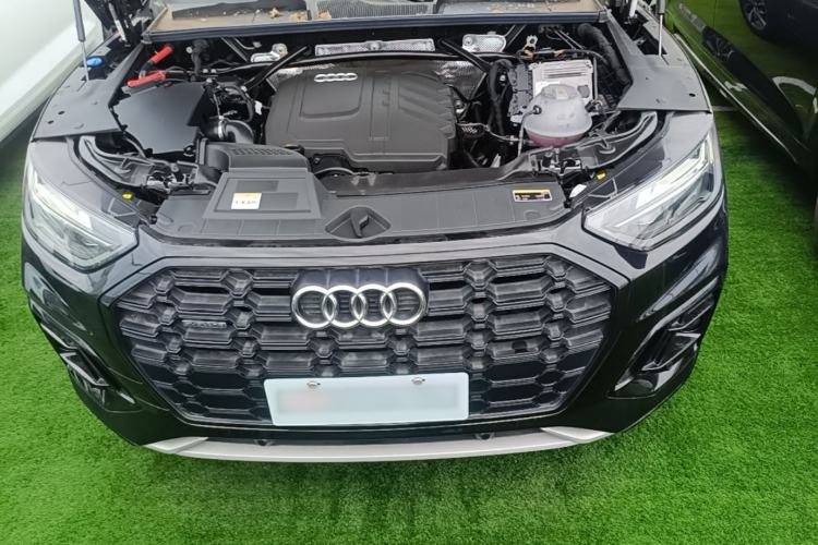 Used Audi Q5L 2023 40T Luxury Dynamic Model Engine Bay