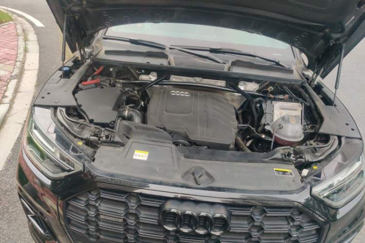 Used Audi Q5L 2023 40T Luxury Dynamic Model Engine Bay