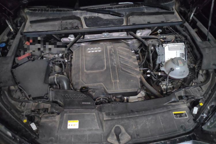 Used Audi Q5L 2023 40T Fashionable and Dynamic Edition Engine Bay