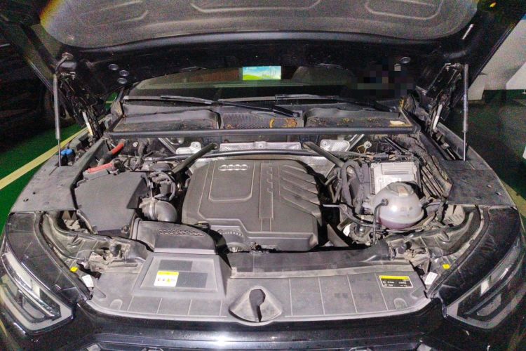 Used Audi Q5L 2023 40T Luxury Dynamic Model Engine Bay