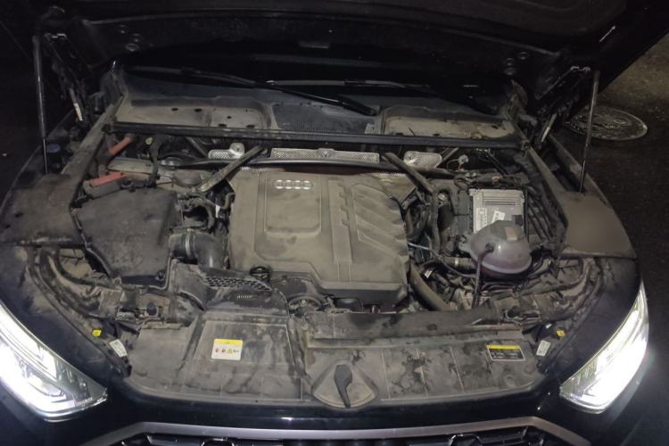 Used Audi Q5L 2023 40T Fashionable and Dynamic Edition Engine Bay