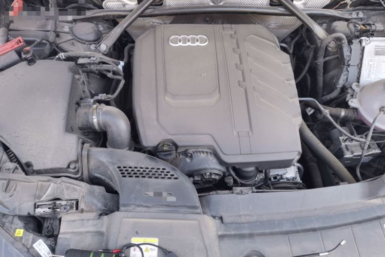 Used Audi Q5L 2023 40T Luxury Dynamic Model Engine Bay
