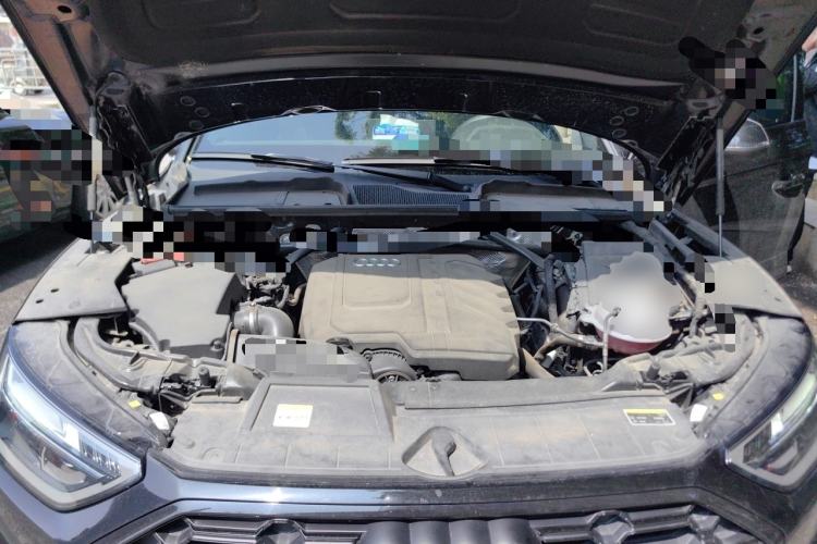 Used Audi Q5L 2023 40T Luxury Dynamic Model Engine Bay