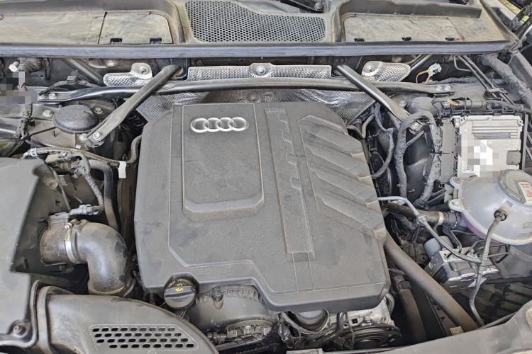 Used Audi Q5L 2023 40T Luxury Dynamic Model Engine Bay