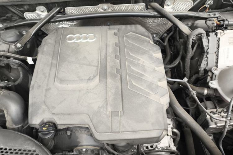 Used Audi Q5L 2023 40T Fashionable and Dynamic Edition Engine Bay